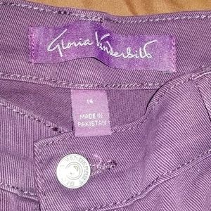 Great buy & color...Gloria Vanderbilt Jeans